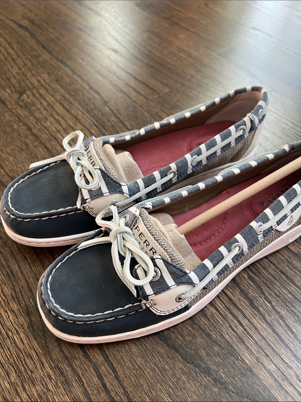 Sperry Navy and Cream Striped Women's Slip-On Boat Shoes, size 9, new